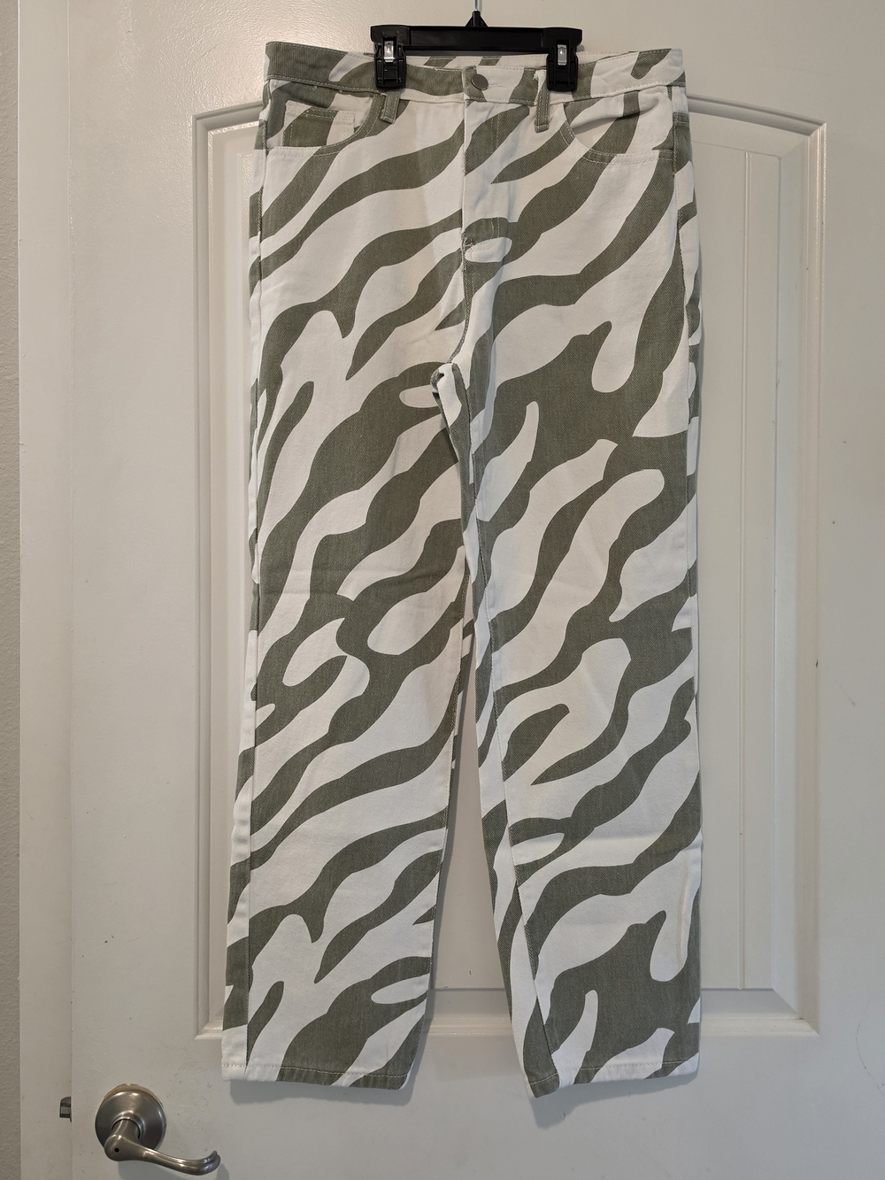 SHEIN Olive & White Zebra-Print Straight Leg Pants Size Med